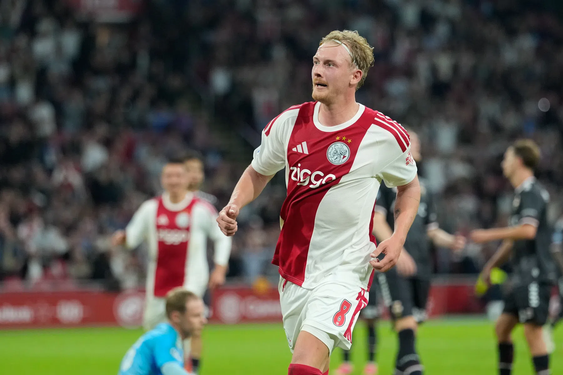 Brandt krijgt grote complimenten na sterke start bij Ajax