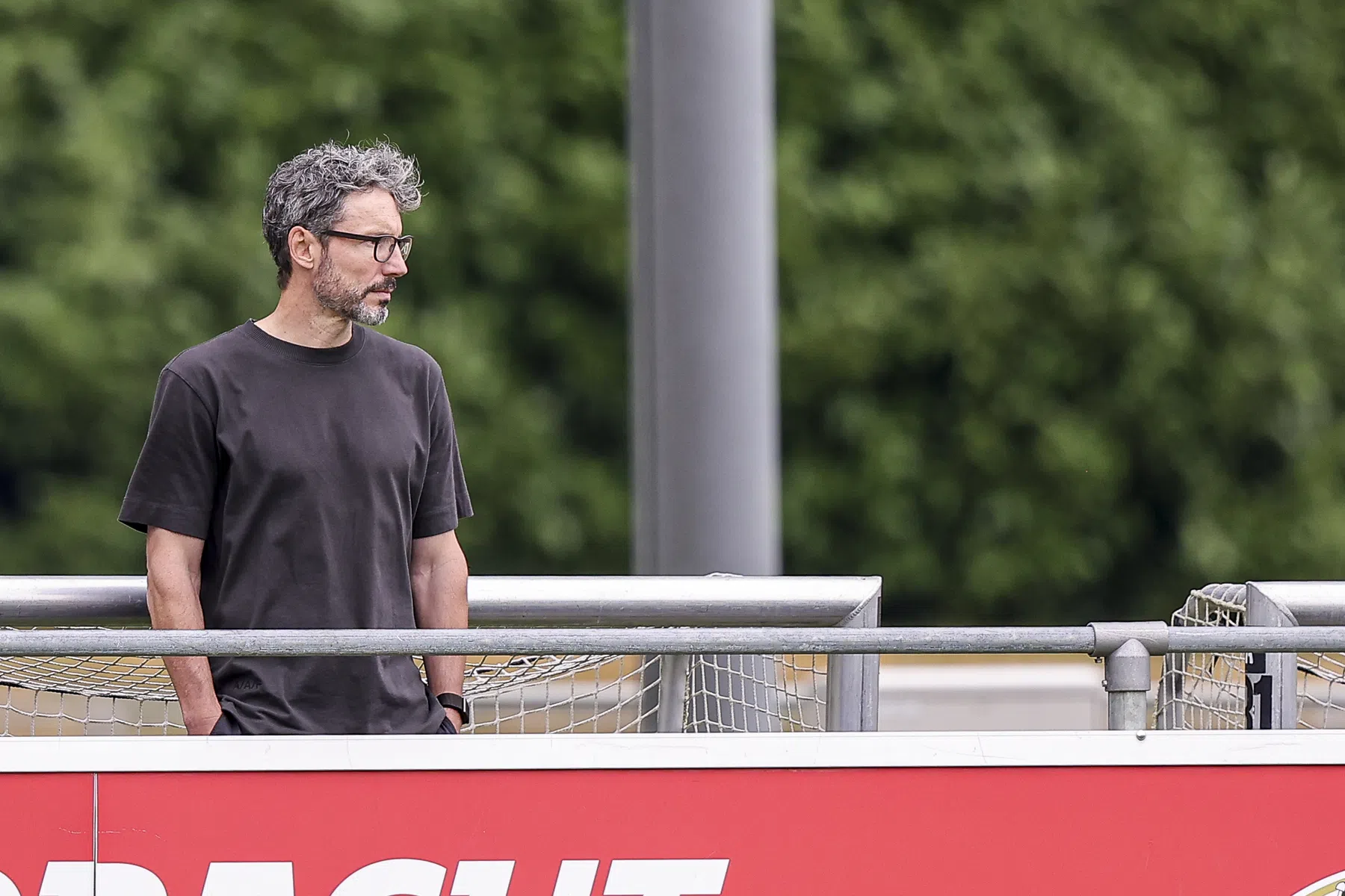 Van Bommel mist Trossard en Penders tegen Italië