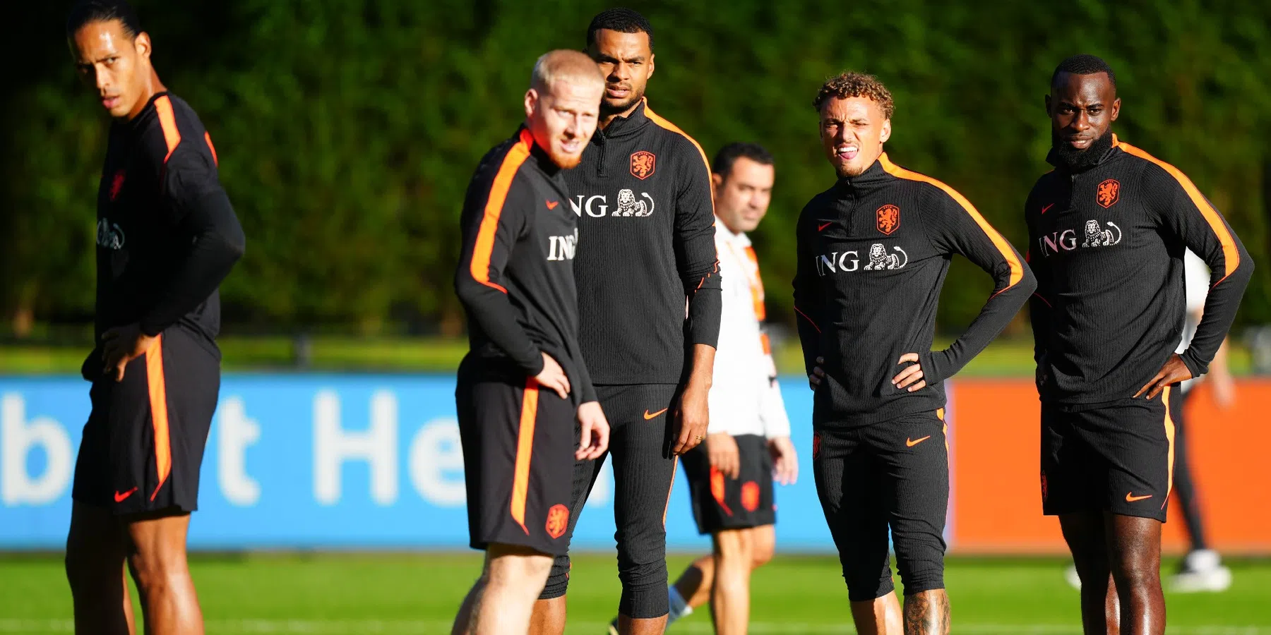 Domper voor Xavi: verdediger verlaat Oranje-kamp vanwege blessure