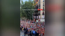 Thumbnail for article: Spaanse selectie viert feest en toont EK-trofee aan uitzinnige menigte in Madrid  