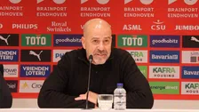 Thumbnail for article: Bosz kan lachen om 'blunder' Pepi: 'Hij kwam zonder bal de kleedkamer in'