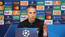 Thumbnail for article: Waarom Van Persie nog altijd een hoge pet op heeft van Ivanusec bij Feyenoord
