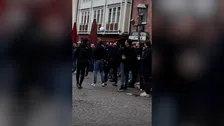 Politie Frankfurt grijpt in: Ajax-supporters vermaken zich iets té goed