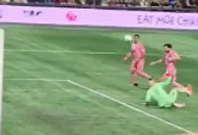 Thumbnail for article: Messi being Messi: Argentijn scoort heerlijk doelpunt voor Inter Miami