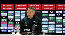 Thumbnail for article: Van Persie kijkt af bij Van Gaal: 'Hij was altijd heel erg duidelijk'             
