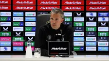 Thumbnail for article: Van Persie realistisch: 'Kraker tegen PSV de laatste kans voor plek twee'