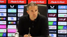 Van Persie denkt niet aan vertrek bij Feyenoord: 'Ik zal de handdoek niet gooien'
