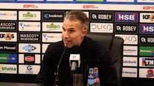 Van Persie kritisch op arbitrage na gelijkspel tegen Volendam: 'Was er een VAR?!'