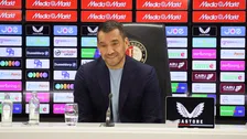 Van Bronckhorst grapt over aanvoerderskwestie bij Feyenoord: 'Allemaal!'