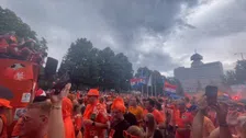 Heerlijke beelden: vrolijke Oranje-stoet in Berlijn