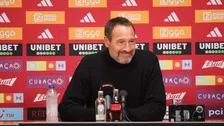 Thumbnail for article: Vindt Van 't Schip zichzelf de ideale Ajax-trainer voor volgend seizoen?